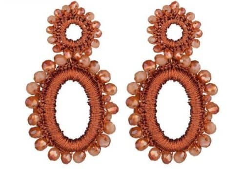 Oranje damesoorbellen met kraaltjes statement earrings